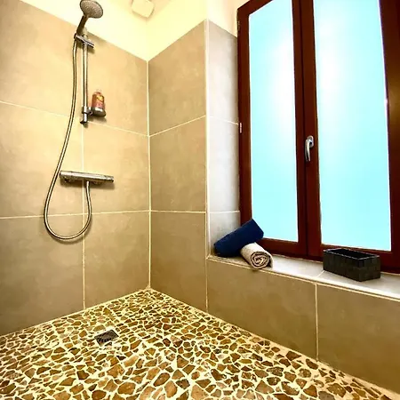 公寓 Patio, Jacuzzi Professionnel, Table De Massage, Climatise, Le Cocon De Pedro *