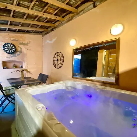 Patio, Jacuzzi Professionnel, Table De Massage, Climatise, Le Cocon De Pedro 公寓 *